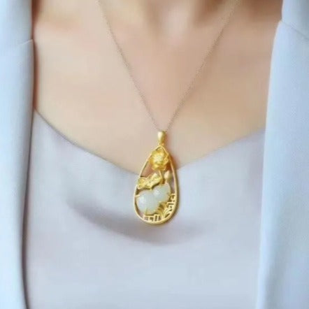 Zarte handwerkliche Halskette