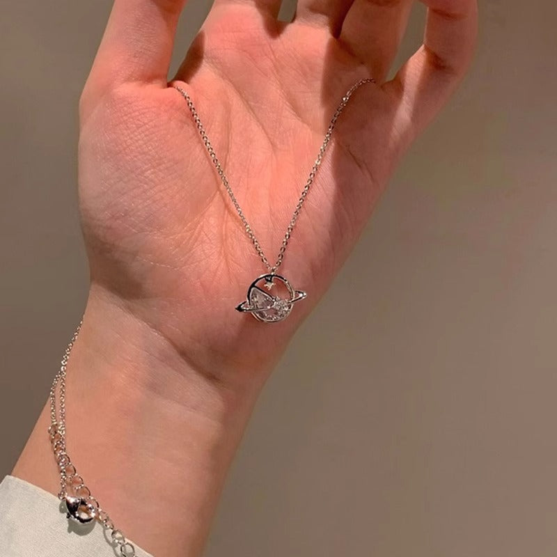 Schöne Halskette mit einzigartigem Stil