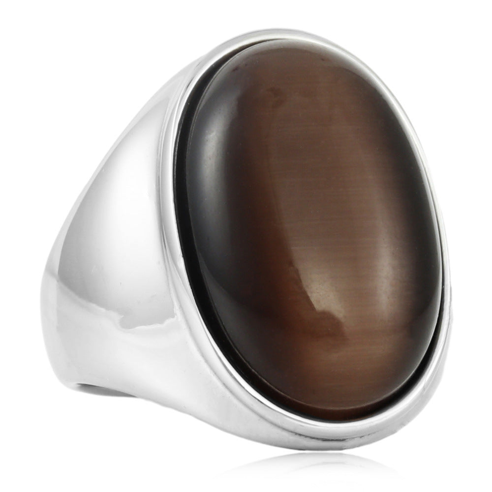 Zarte handwerkliche Ring