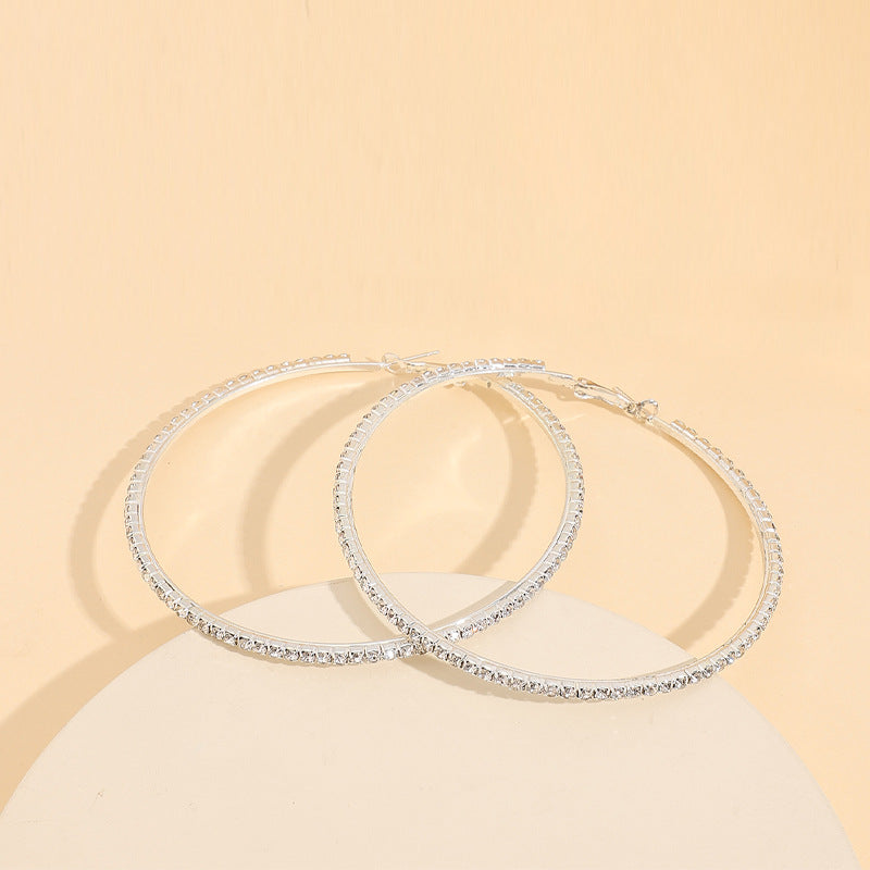 Zarte handwerkliche Ohrring