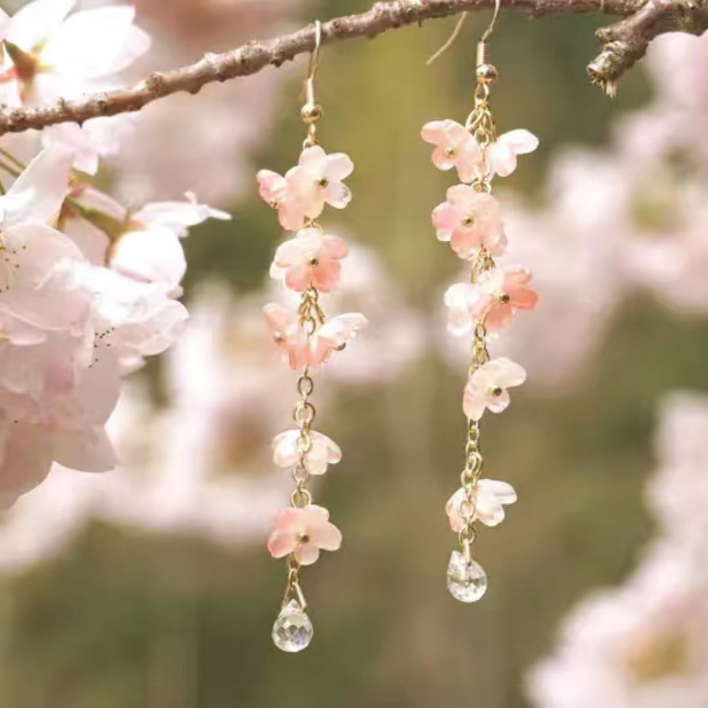 Zarte handwerkliche Ohrring