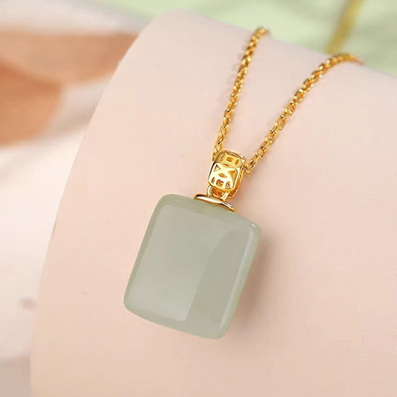 Zarte handwerkliche Halskette