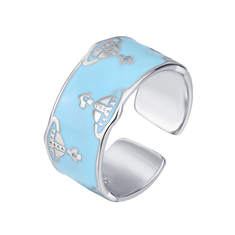 Zarte handwerkliche Ring