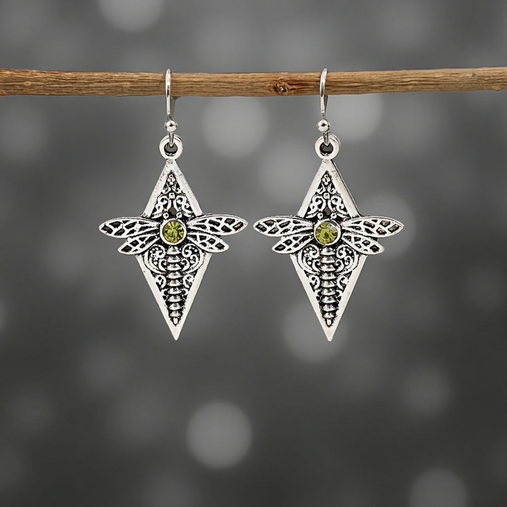 Zarte handwerkliche Ohrring