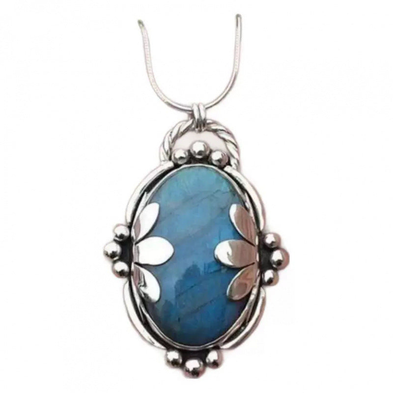 Schöne Halskette mit einzigartigem Stil