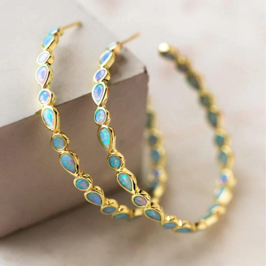 Zarte handwerkliche Ohrring