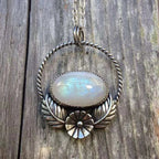 Schöne Halskette mit einzigartigem Stil