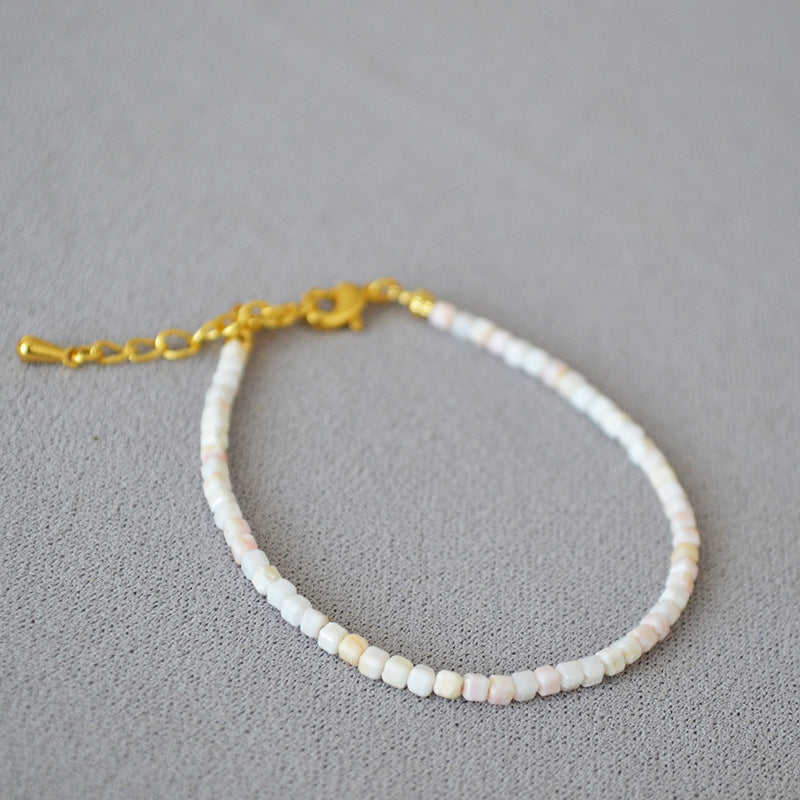 Zarte handwerkliche Halskette