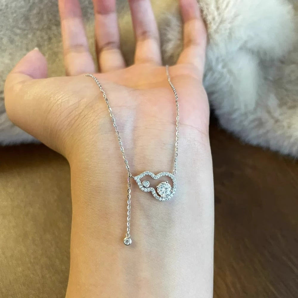 Zarte handwerkliche Halskette