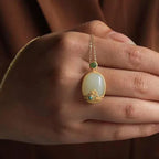 Schöne Halskette mit einzigartigem Stil