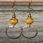 Zarte handwerkliche Ohrring