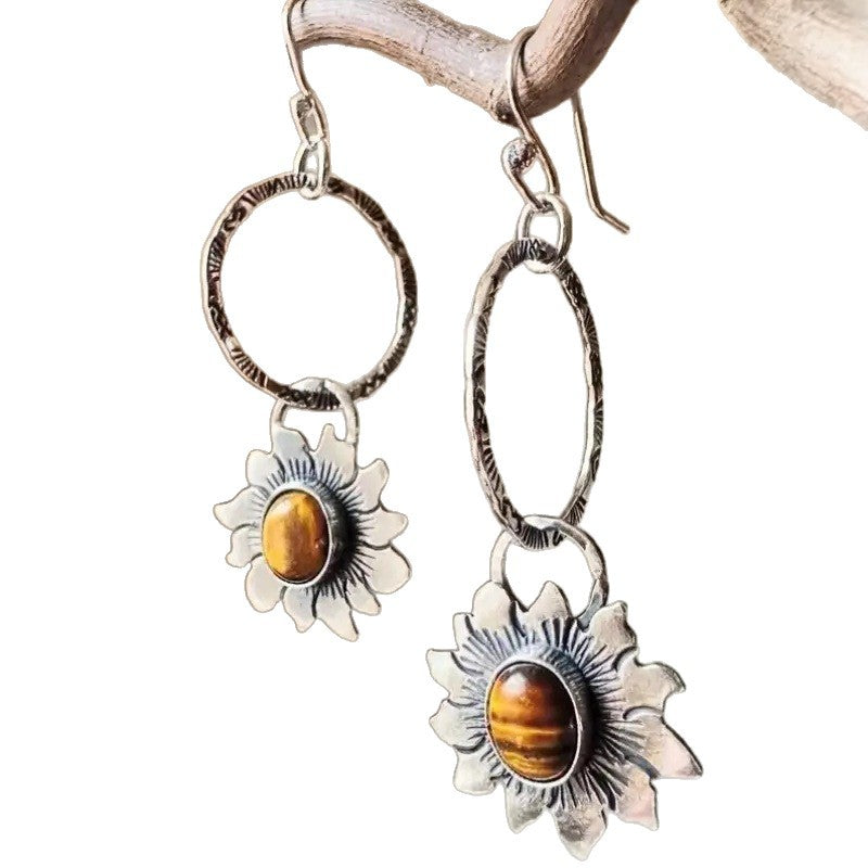 Zarte handwerkliche Ohrring