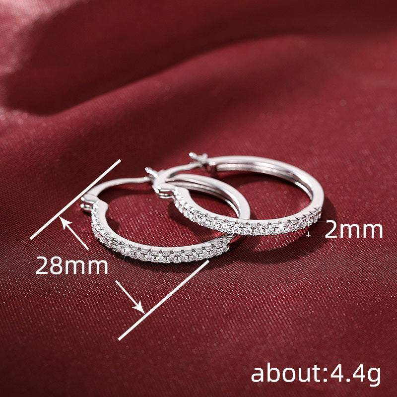 Atemberaubende Ohrring für den Alltag