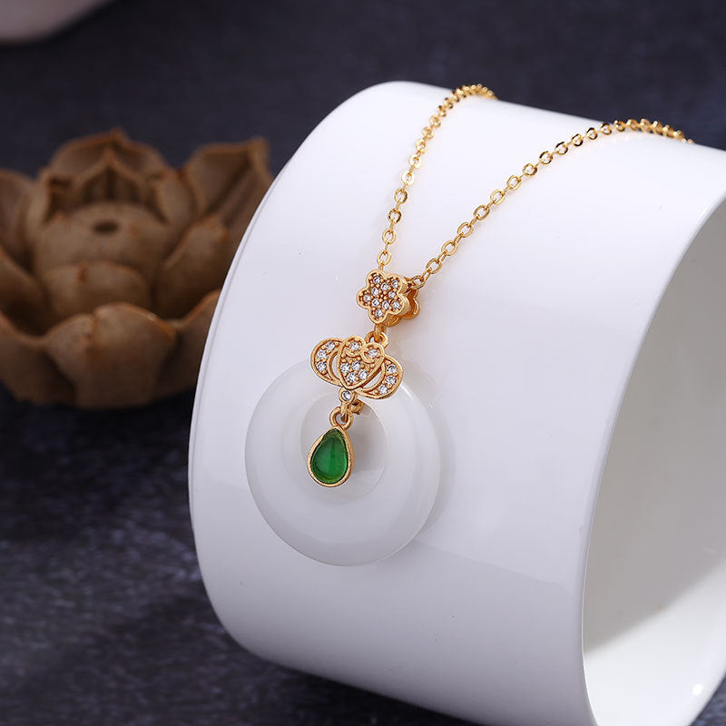 Schöne Silber Halskette mit einzigartigem Stil