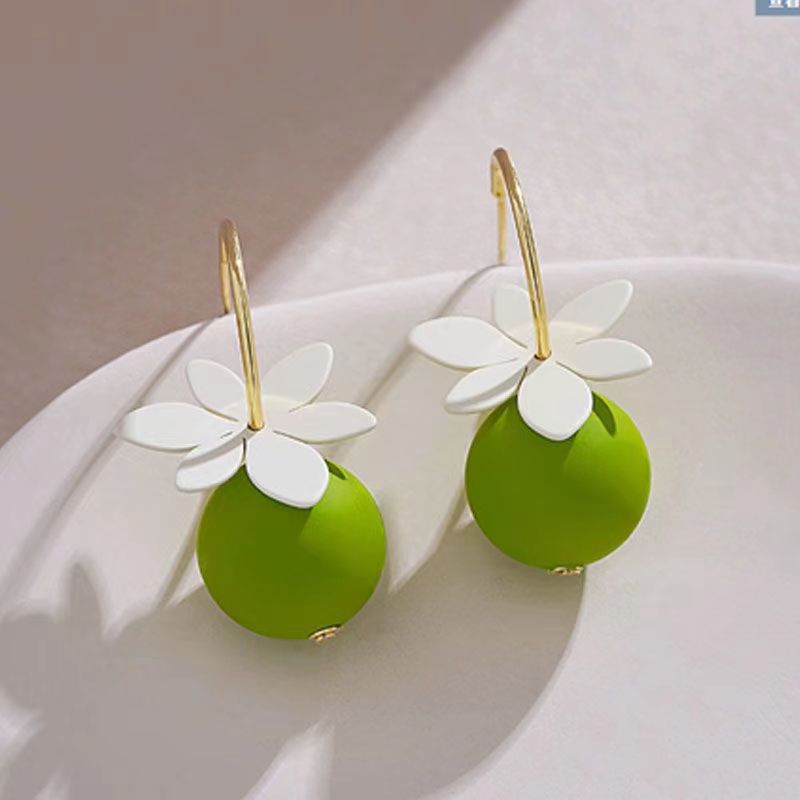 Atemberaubende Ohrring für den Alltag