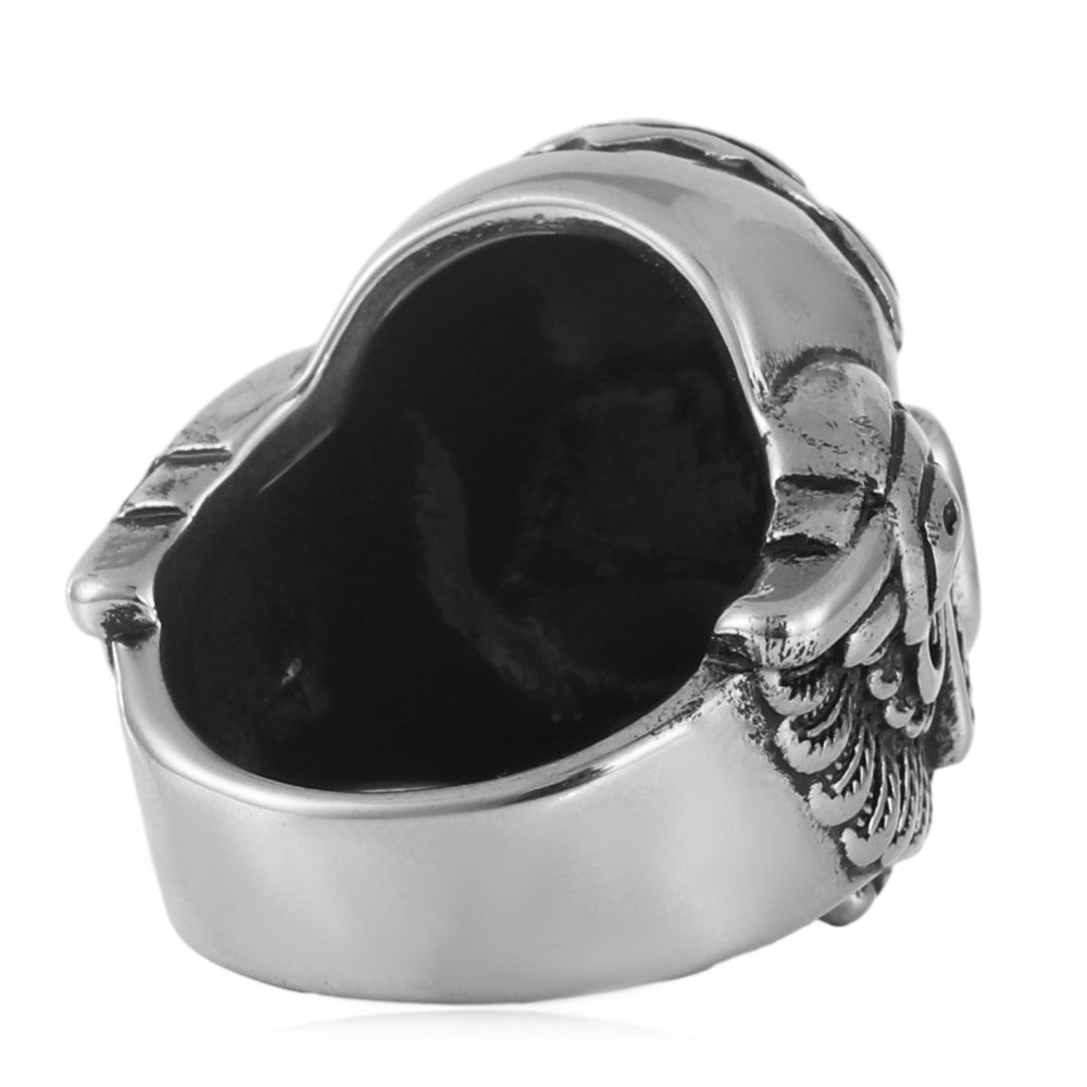 Zarte handwerkliche Ring