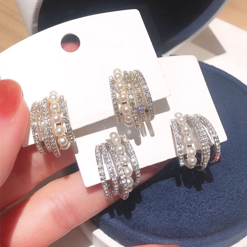 Atemberaubende Ohrring für den Alltag