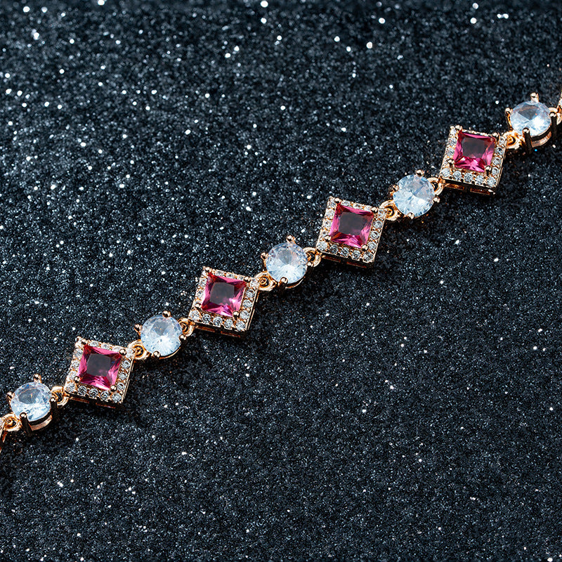 Schöne Armband mit einzigartigem Stil