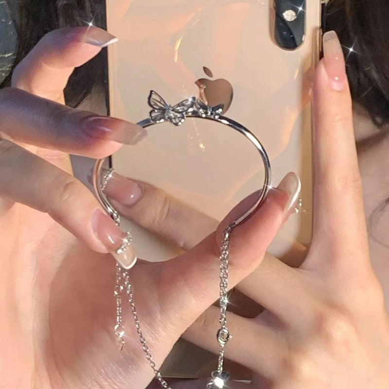 Schöne Armband mit einzigartigem Stil