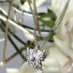 Schöne Halskette mit einzigartigem Stil