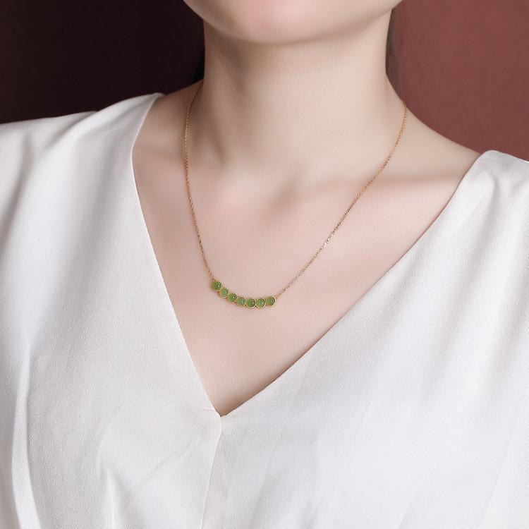 Schöne Gold Halskette mit einzigartigem Stil