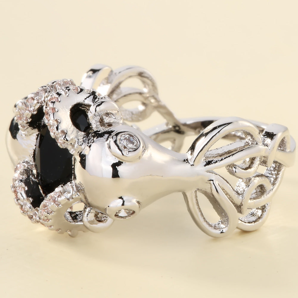 Zarte handwerkliche Ring