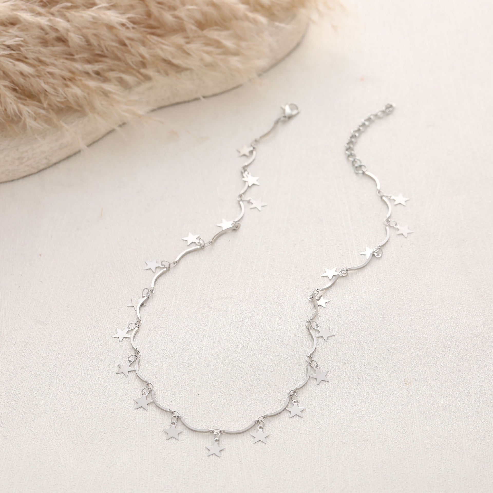 Schöne Halskette mit einzigartigem Stil