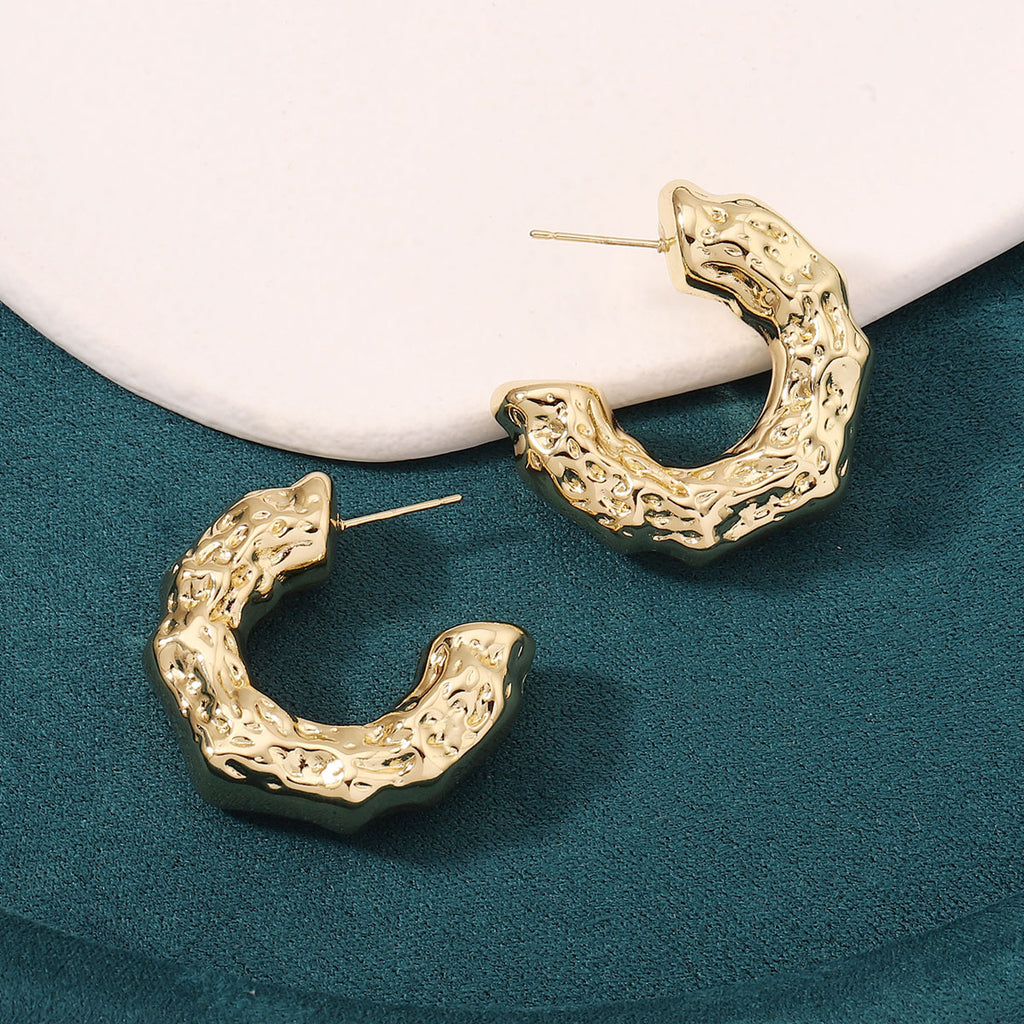 Atemberaubende Ohrring für den Alltag