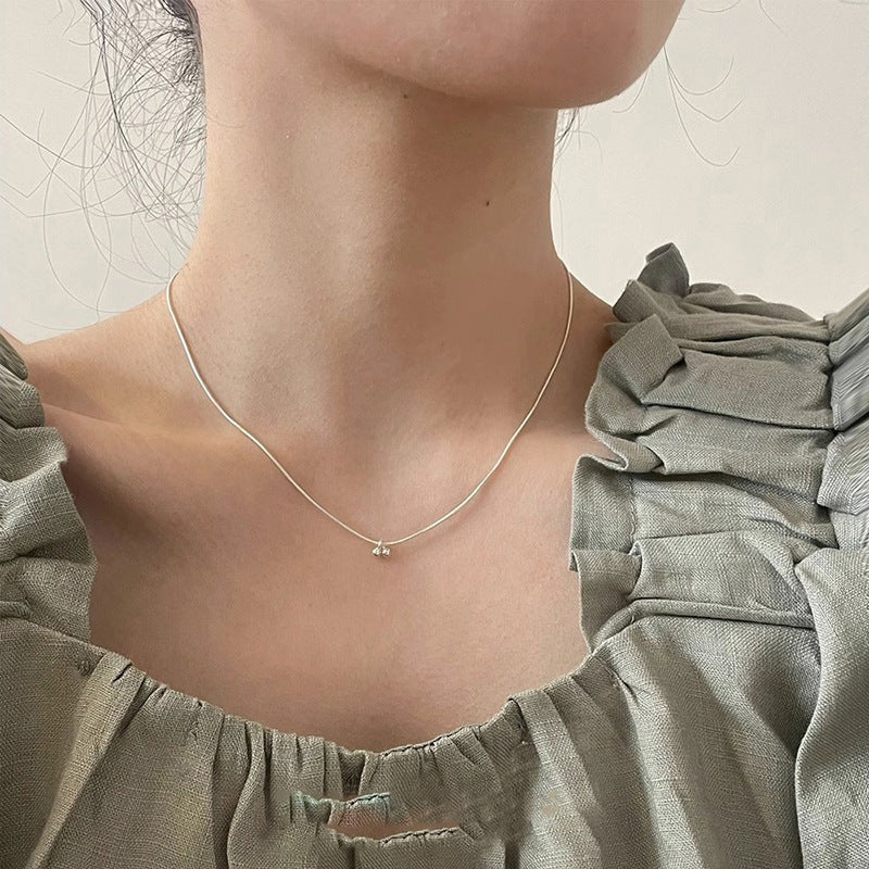 Zarte handwerkliche Halskette