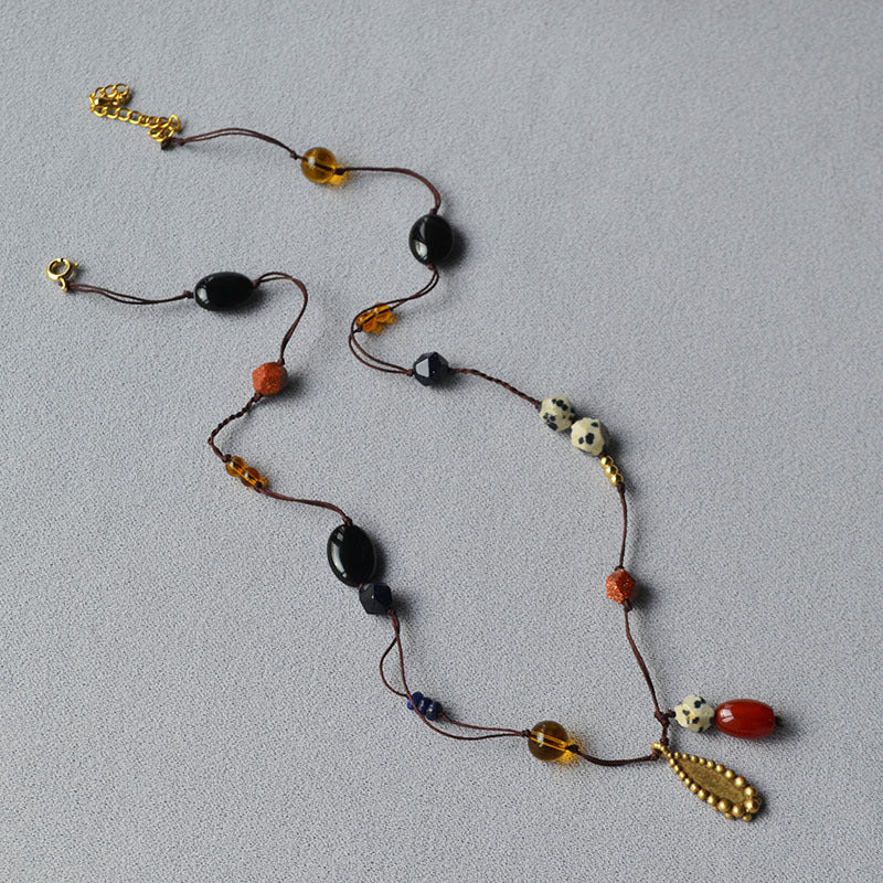 Zarte handwerkliche Halskette