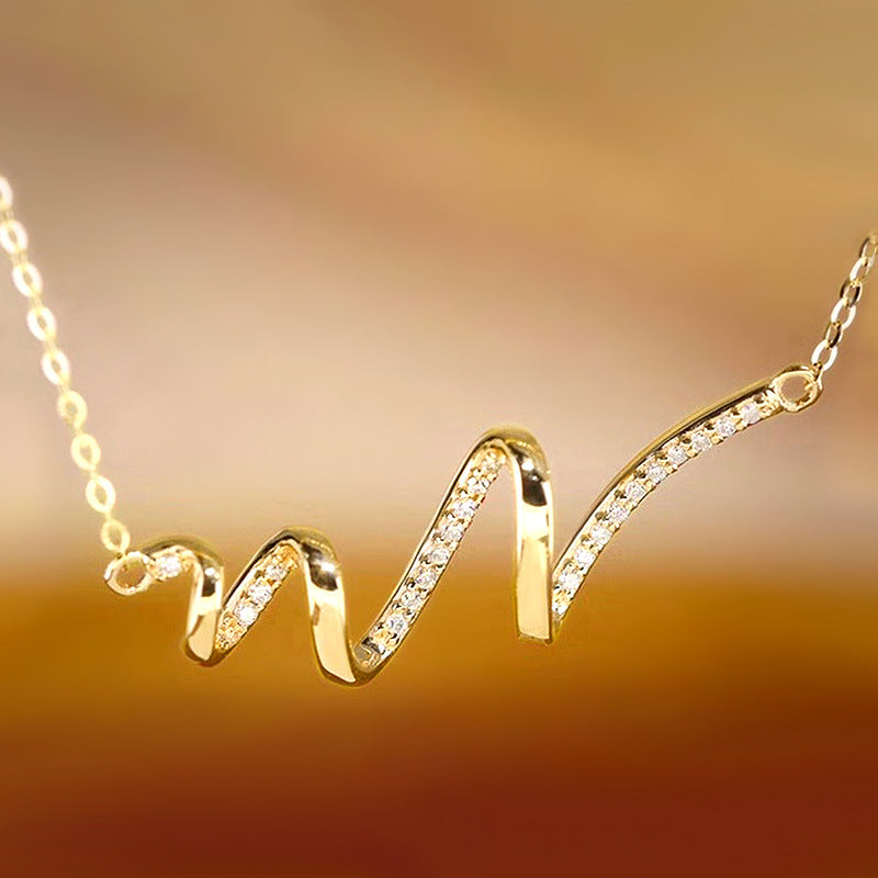 Schöne Halskette mit einzigartigem Stil