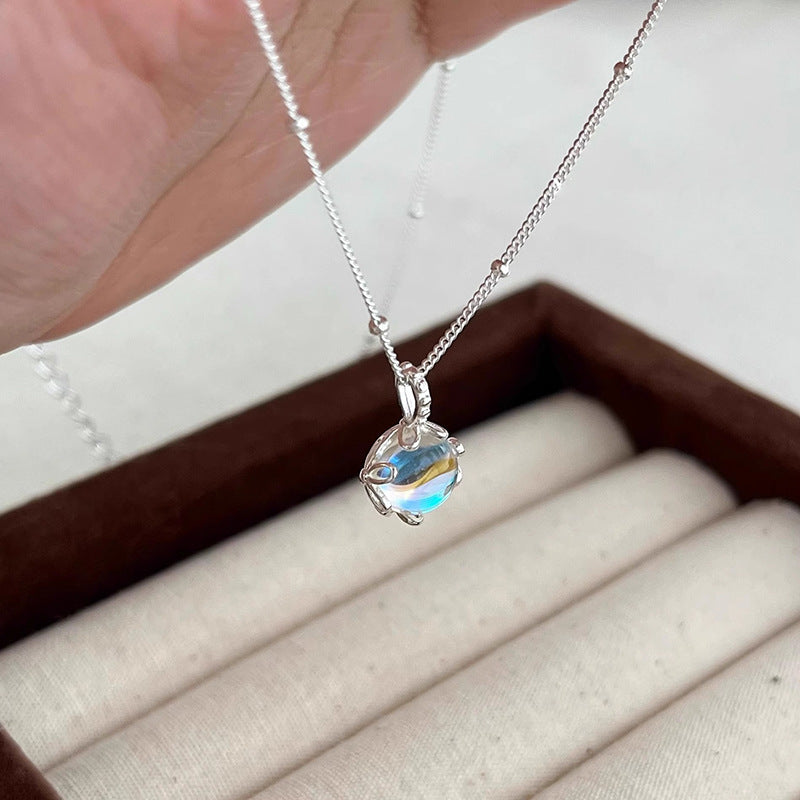 Schöne Halskette mit einzigartigem Stil