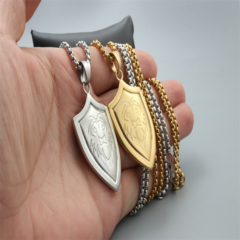 Zarte handwerkliche Halskette