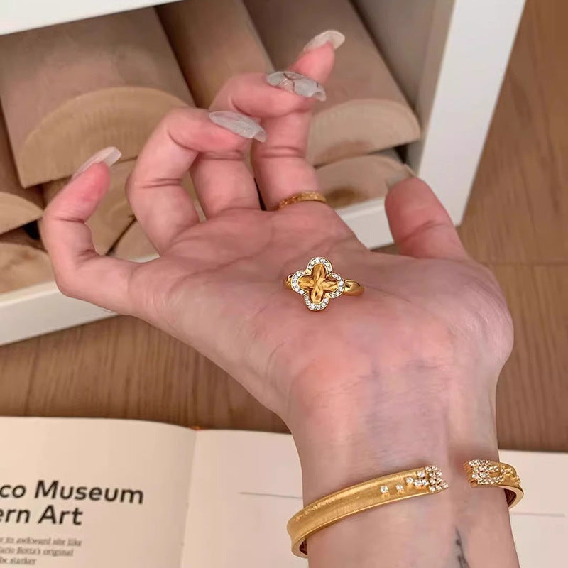 Atemberaubende Gold Ring für den Alltag