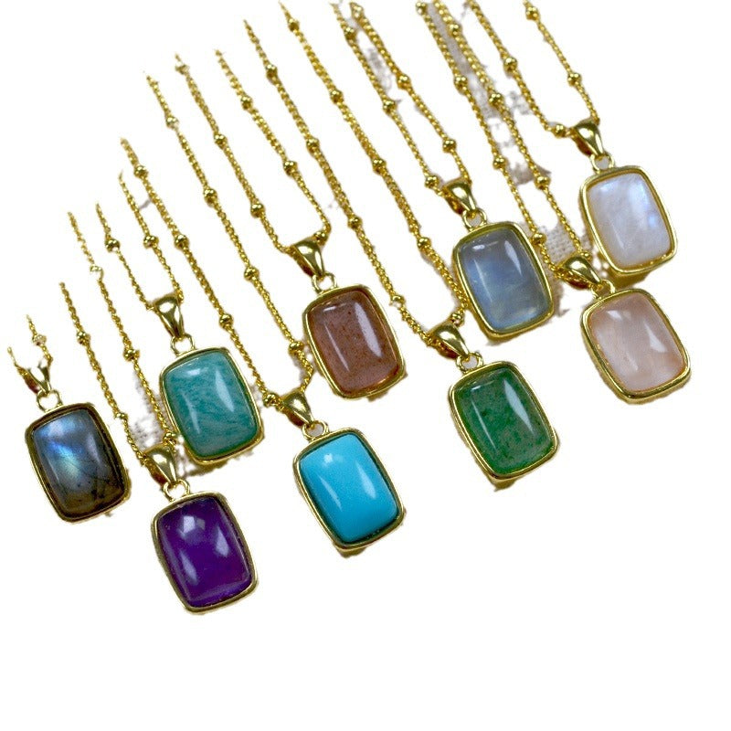 Schöne Gold Halskette mit einzigartigem Stil