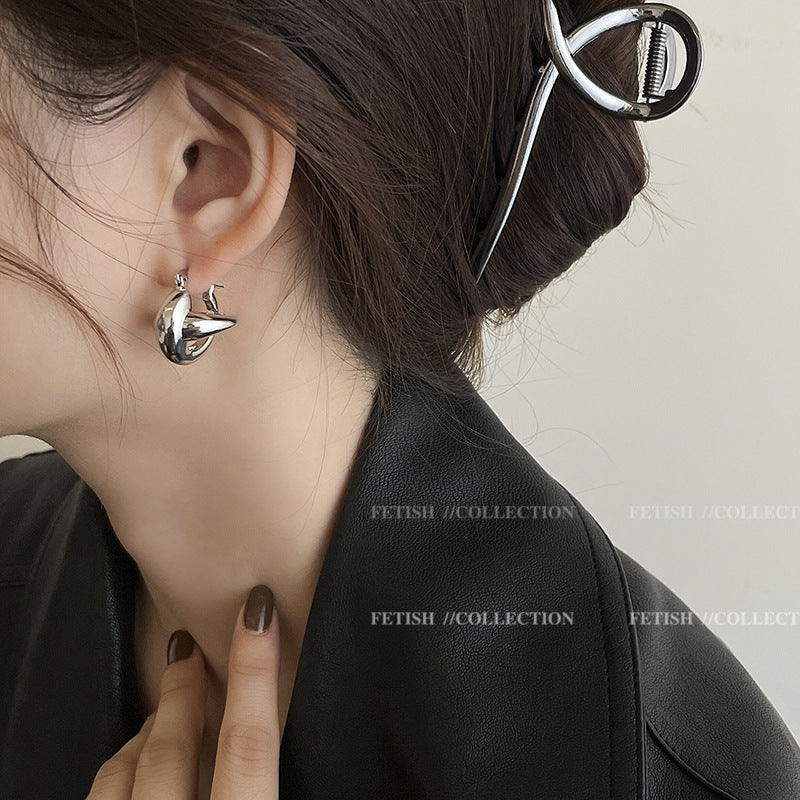 Zarte handwerkliche Ohrring