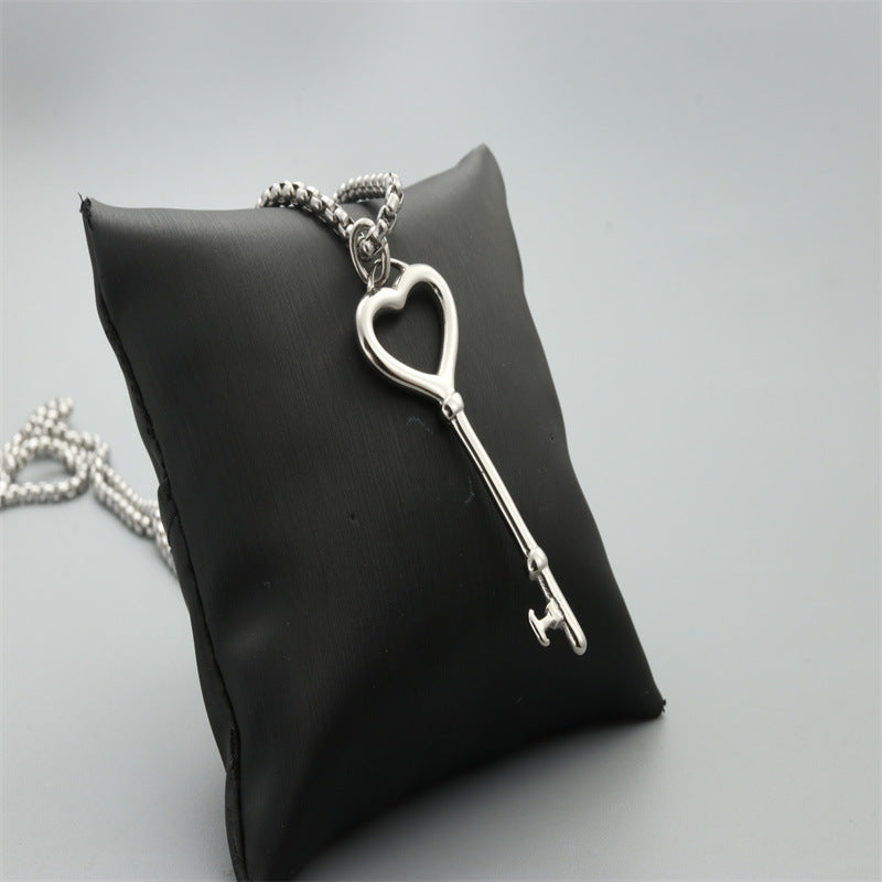 Zarte handwerkliche Halskette