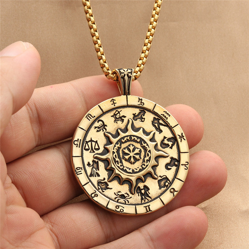 Zarte handwerkliche Halskette