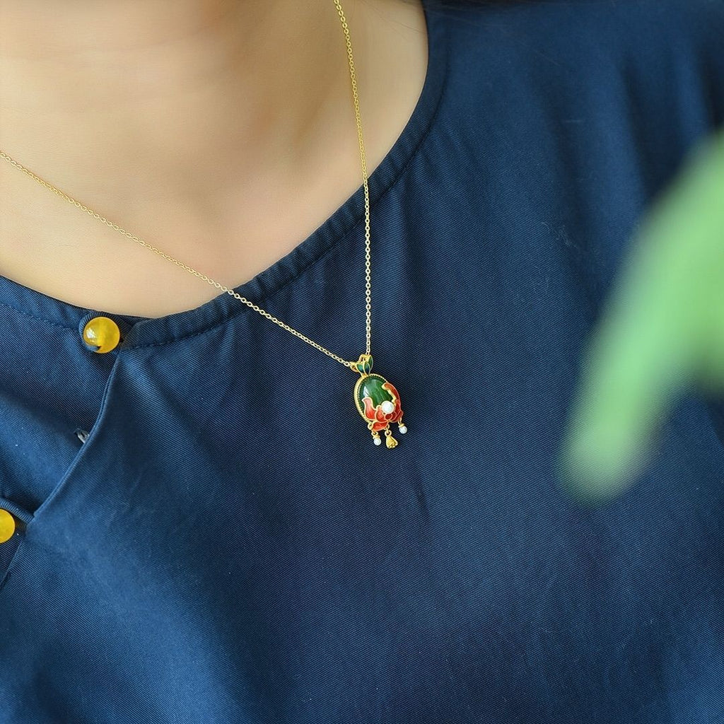 Schöne Halskette mit einzigartigem Stil