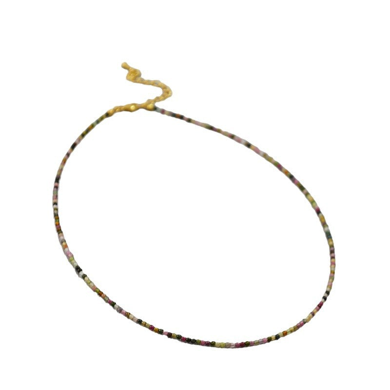 Schöne Halskette mit einzigartigem Stil