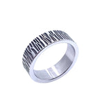 Zarte handwerkliche Ring