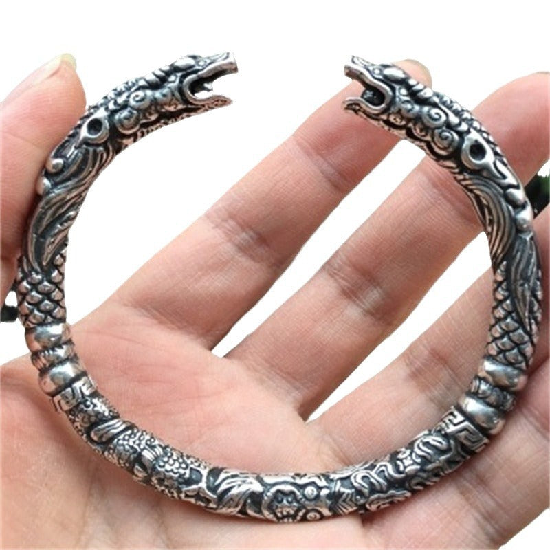 Schöne Armband mit einzigartigem Stil