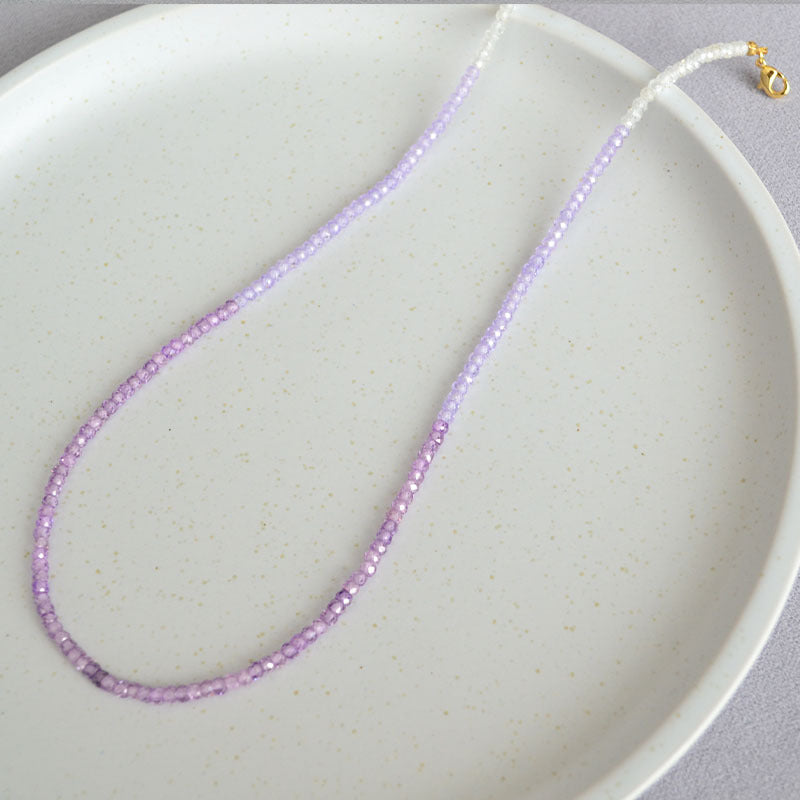 Zarte handwerkliche Halskette