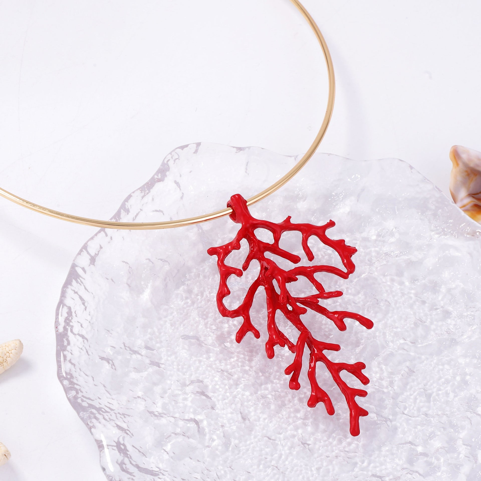 Schöne Halskette mit einzigartigem Stil