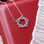 Schöne Halskette mit einzigartigem Stil