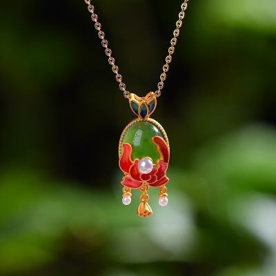 Schöne Halskette mit einzigartigem Stil