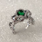 Zarte handwerkliche Ring