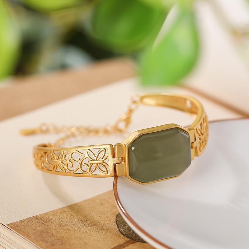 Schöne Gold Armband mit einzigartigem Stil