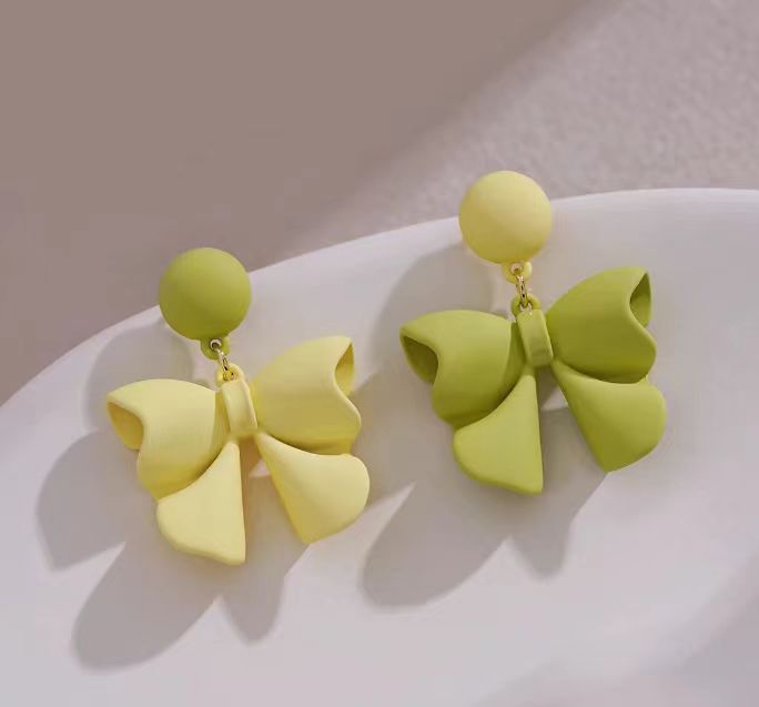 Atemberaubende Ohrring für den Alltag