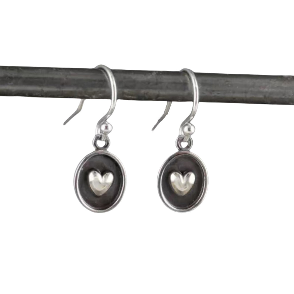 Zarte handwerkliche Ohrring